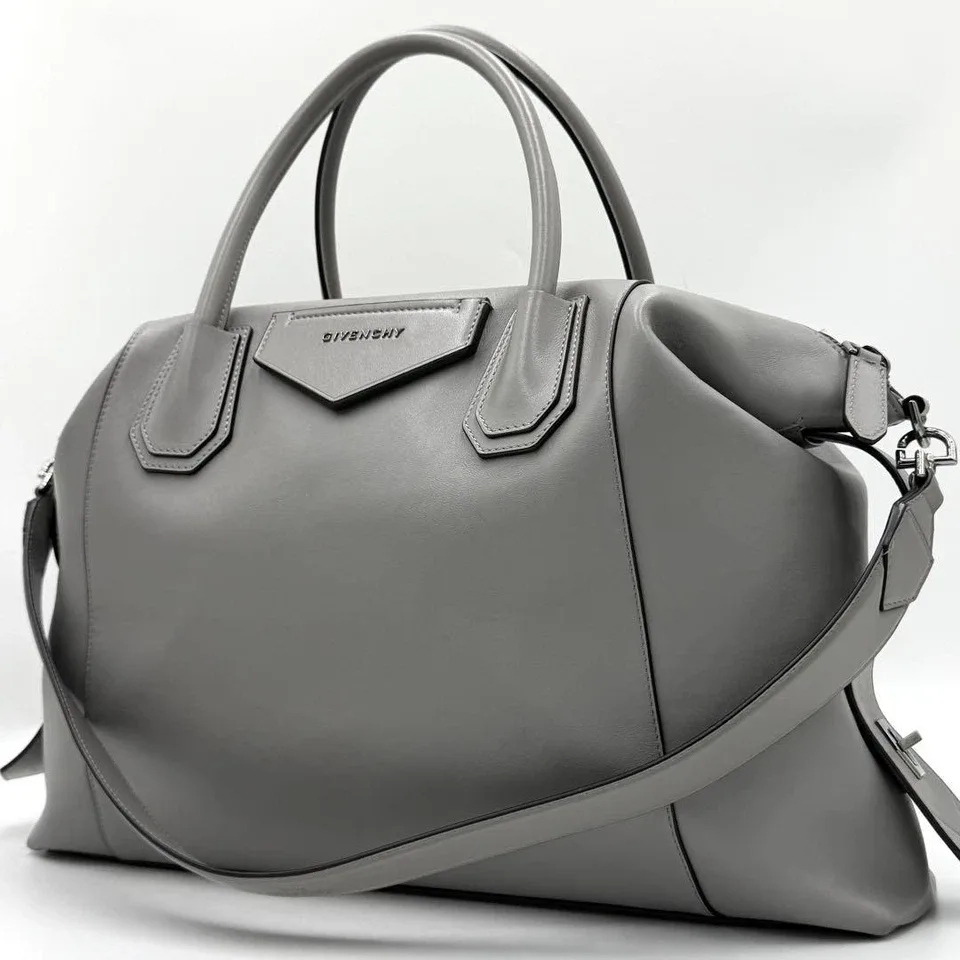 Givenchy Antigona crossbody bag image 2