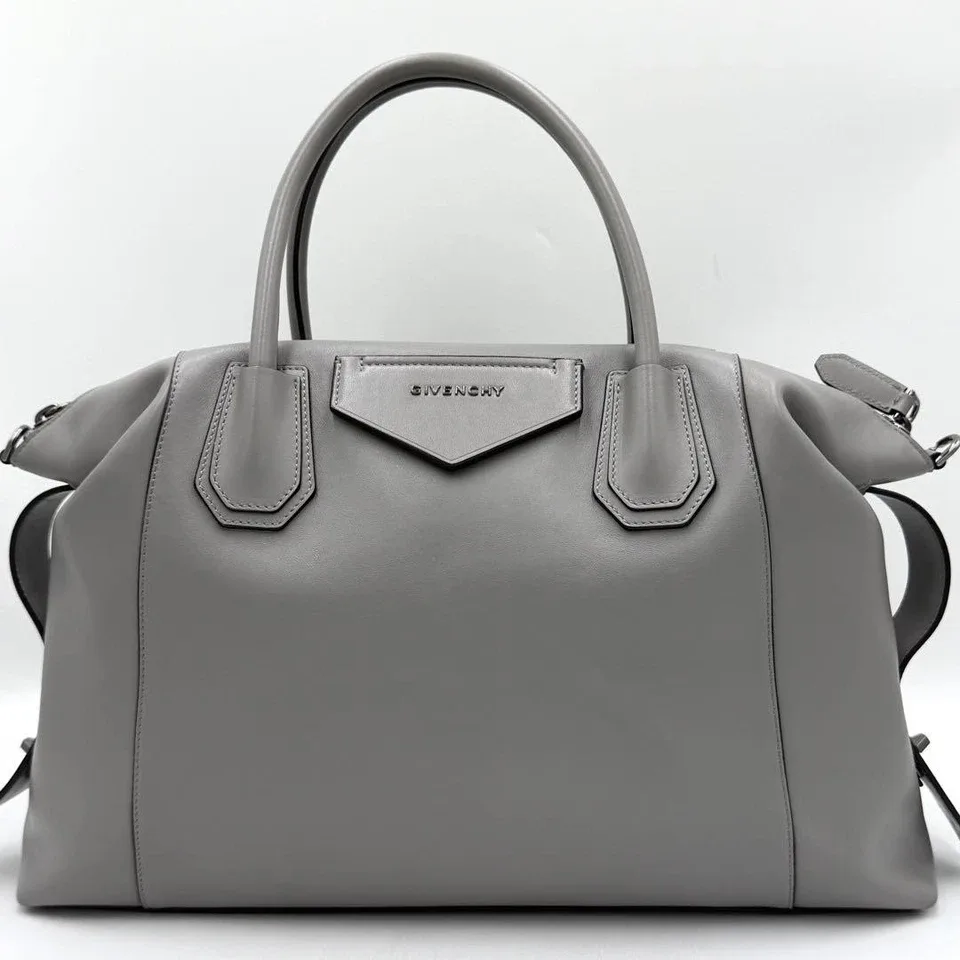 Givenchy Antigona crossbody bag image 3